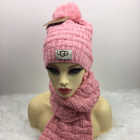 UGG  hat and scarf set - Picture 2 of 6